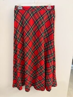 SHEIN Long skirt -Size M. Red plaid. Elastic waist. Side zipper.